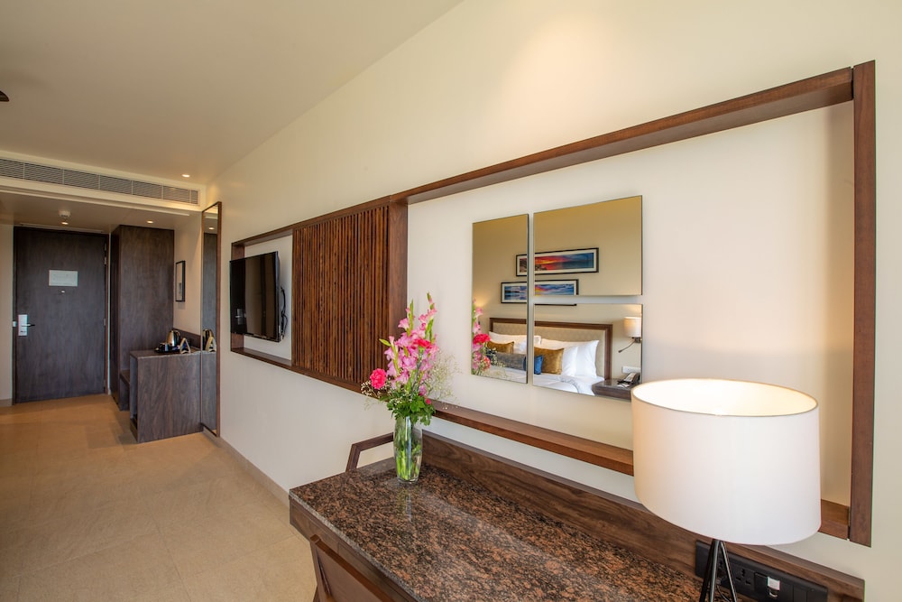 Deluxe Double or Twin Room - Photo 10