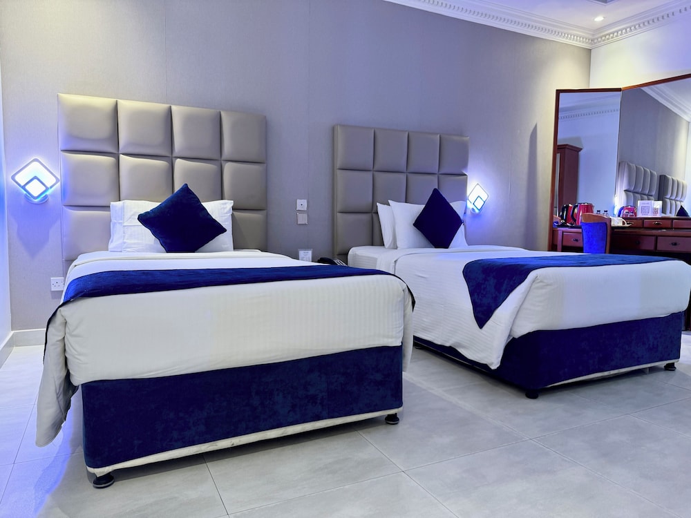 Deluxe Double or Twin Room photo 2