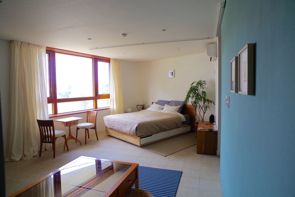 Room (A2) photo 2