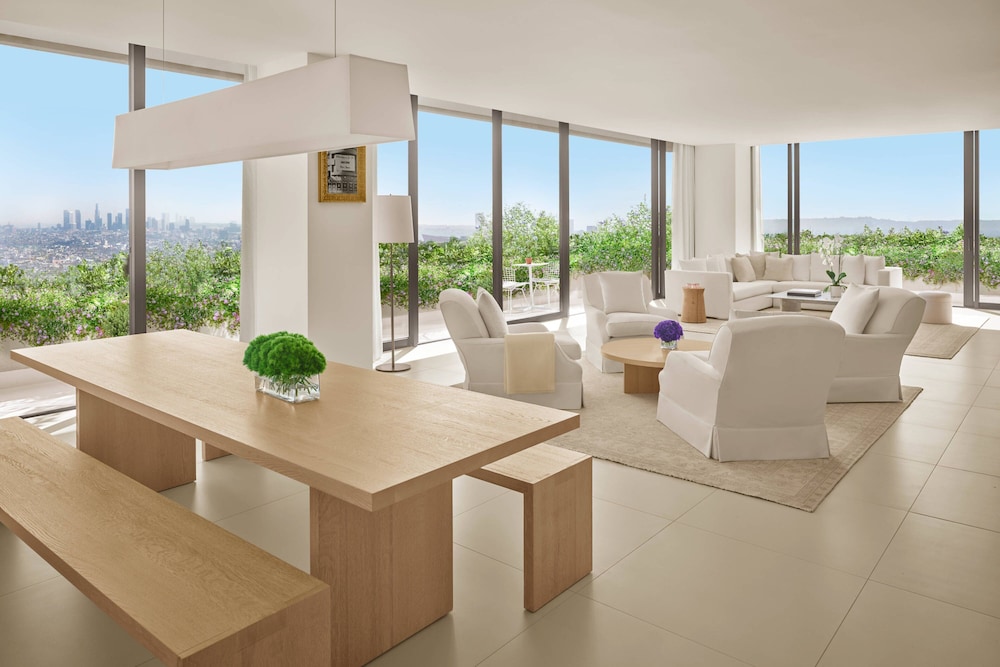 Suite, 1 King Bed with Sofa bed, Balcony
