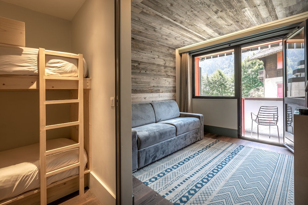 Deluxe Suite, Balcony, Mountain View photo 3