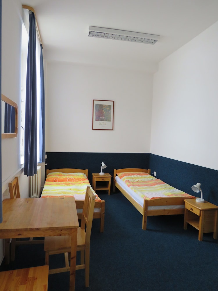 Basic Triple Room
