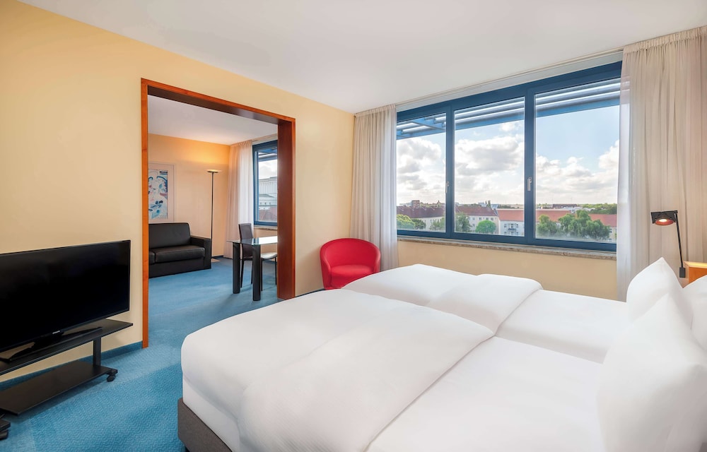 Suite, 2 Bedrooms photo 1