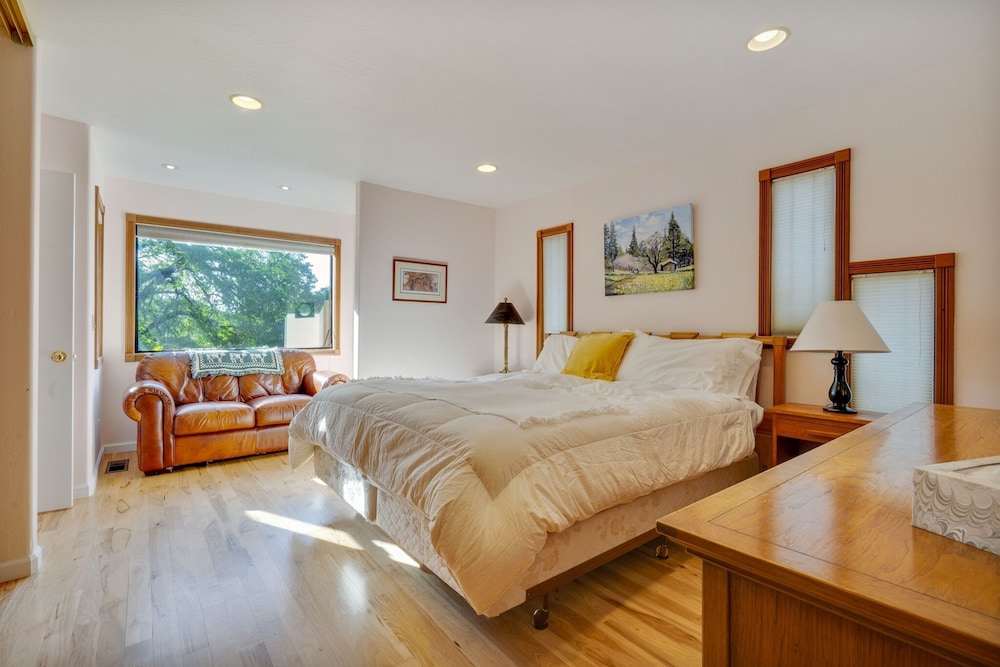 House, 2 Bedrooms photo 1
