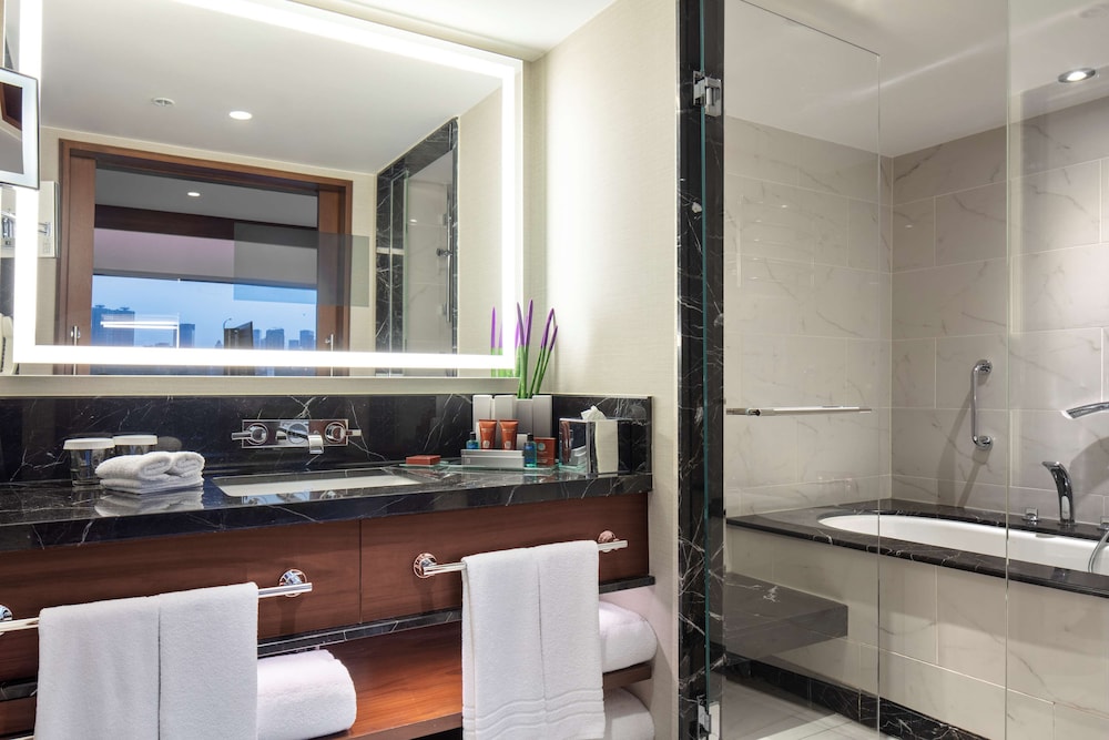 Two Bedroom Deluxe Suite with Kitchen, Bosphorus View thumbnail 6