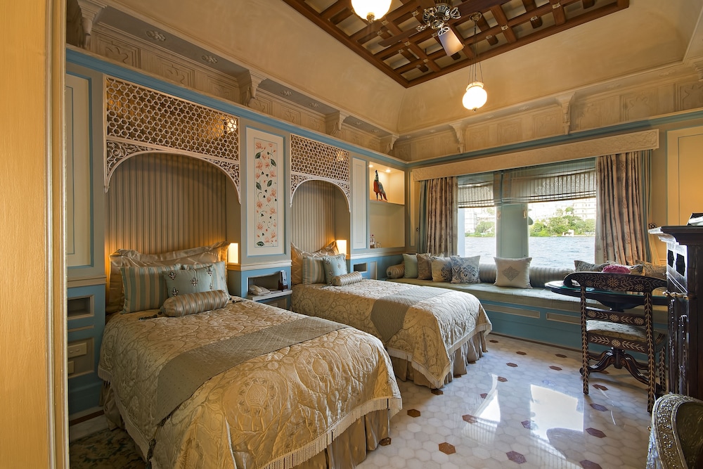 Luxury Room, 1 Double Bed, Lake View photo 1