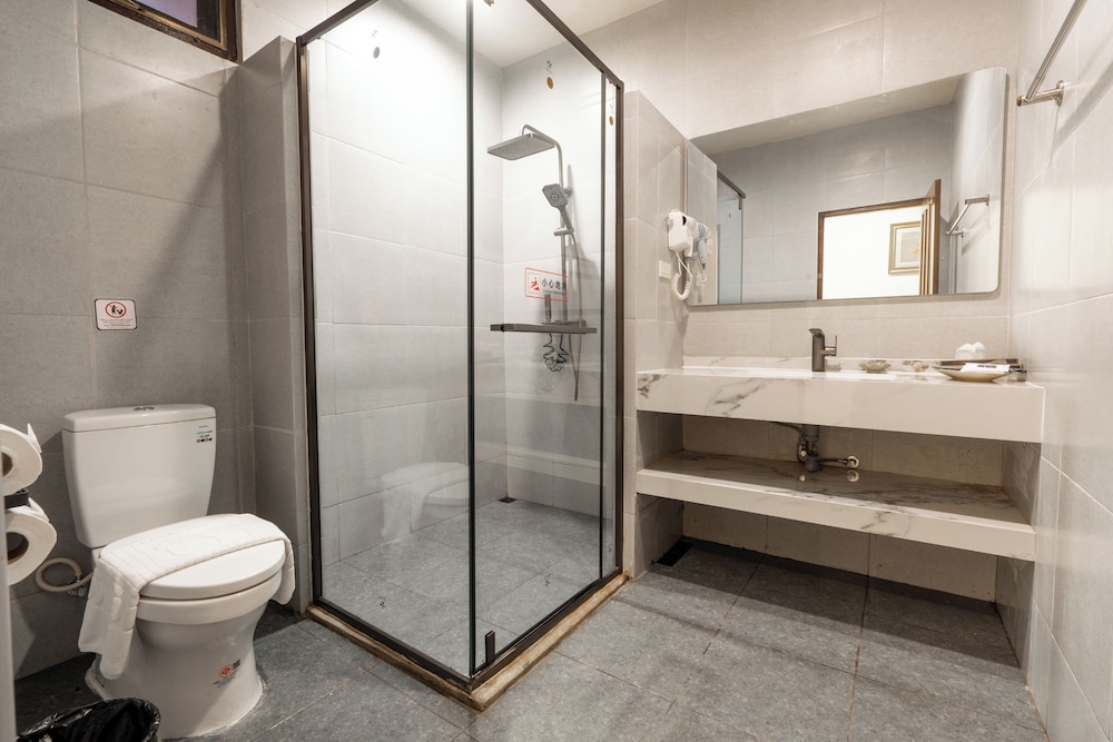 Superior Triple Room, Garden View - Photo 4