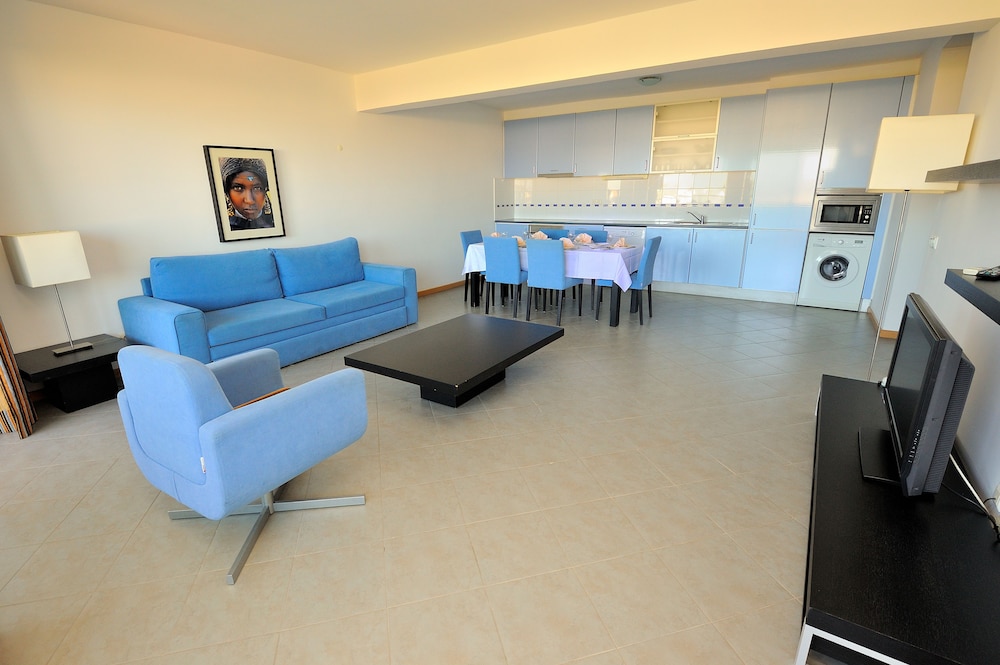 Apartment, 2 Bedrooms, Balcony - Photo 1
