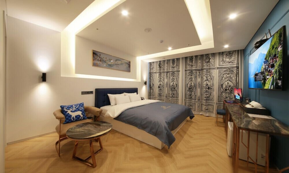 Standard Double Room - Photo 13