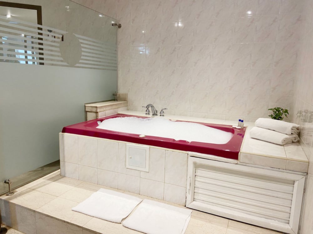 Family Suite - Photo 9