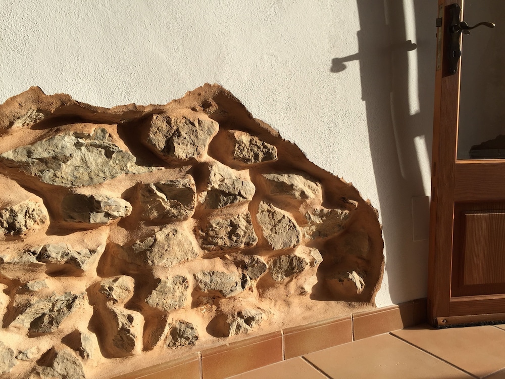 Double or Twin Room, Ensuite, Mountain View photo 2