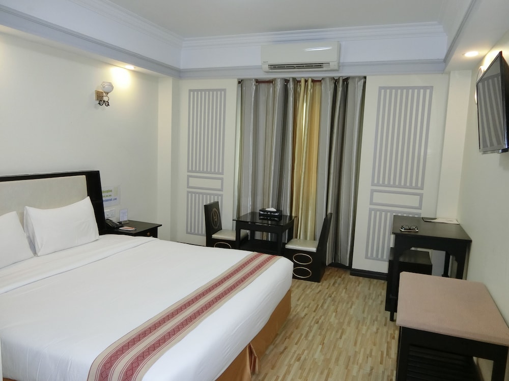 Deluxe Double or Twin Room