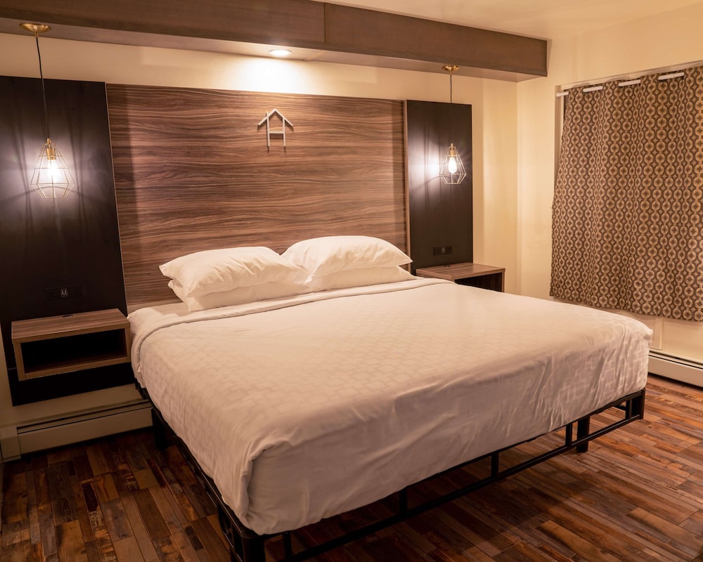 Suite, 1 King Bed, Non Smoking, Kitchen (Living Room, Full Kitchen)