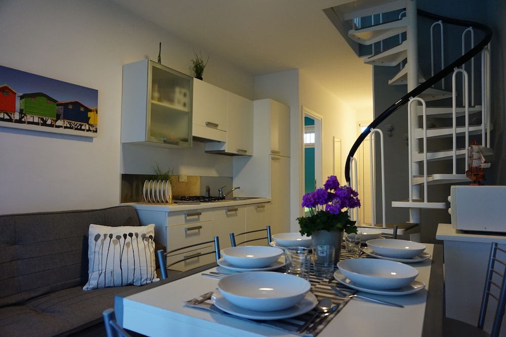Modern penthouse op 2 verdiepingen met terras en zwembad van Beahost Rentals, Foto 10