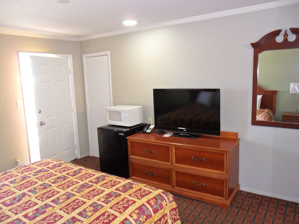 Room, 1 King Bed, Non Smoking photo 1