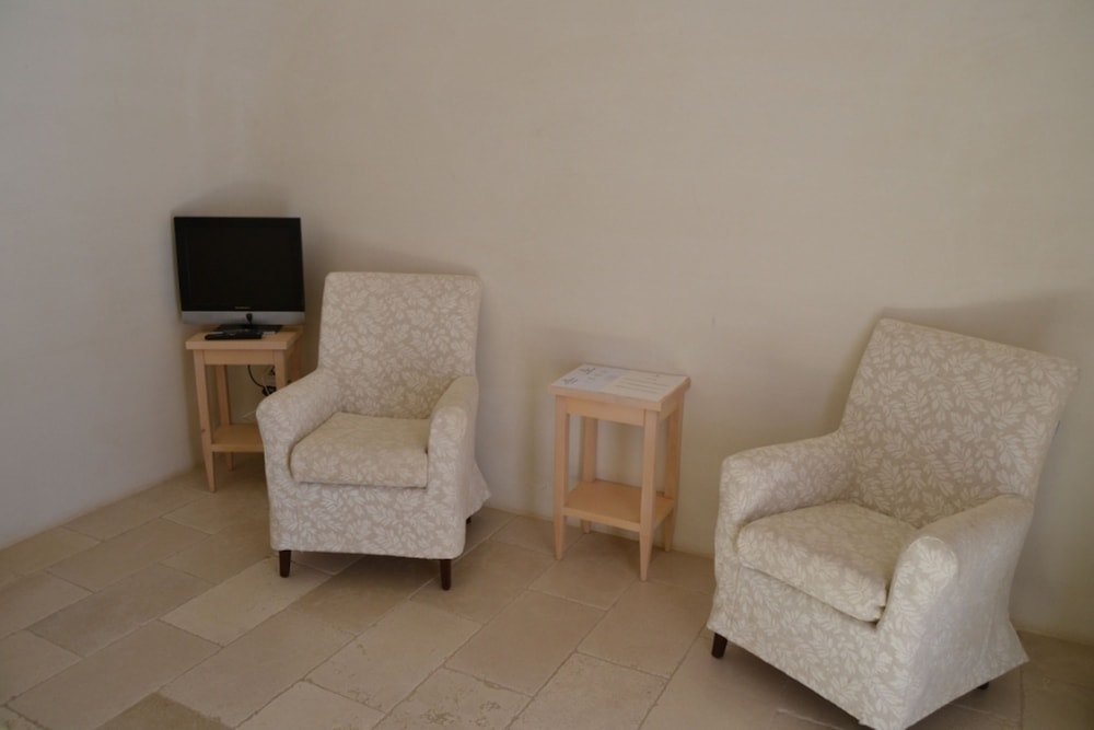 Standard Triple Room - Photo 2