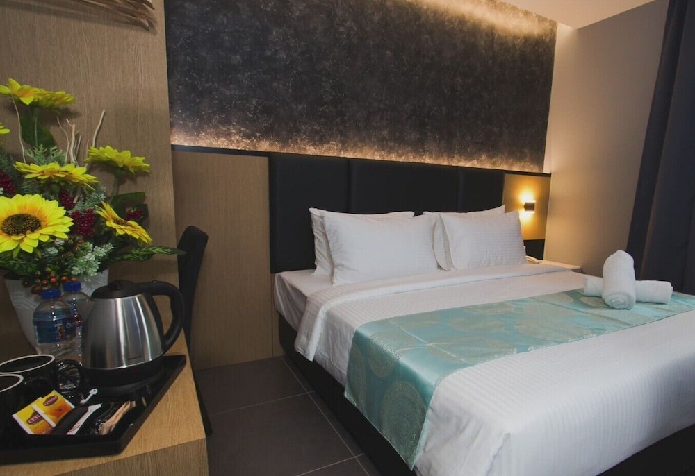 Deluxe Double Room, 1 King Bed photo 3