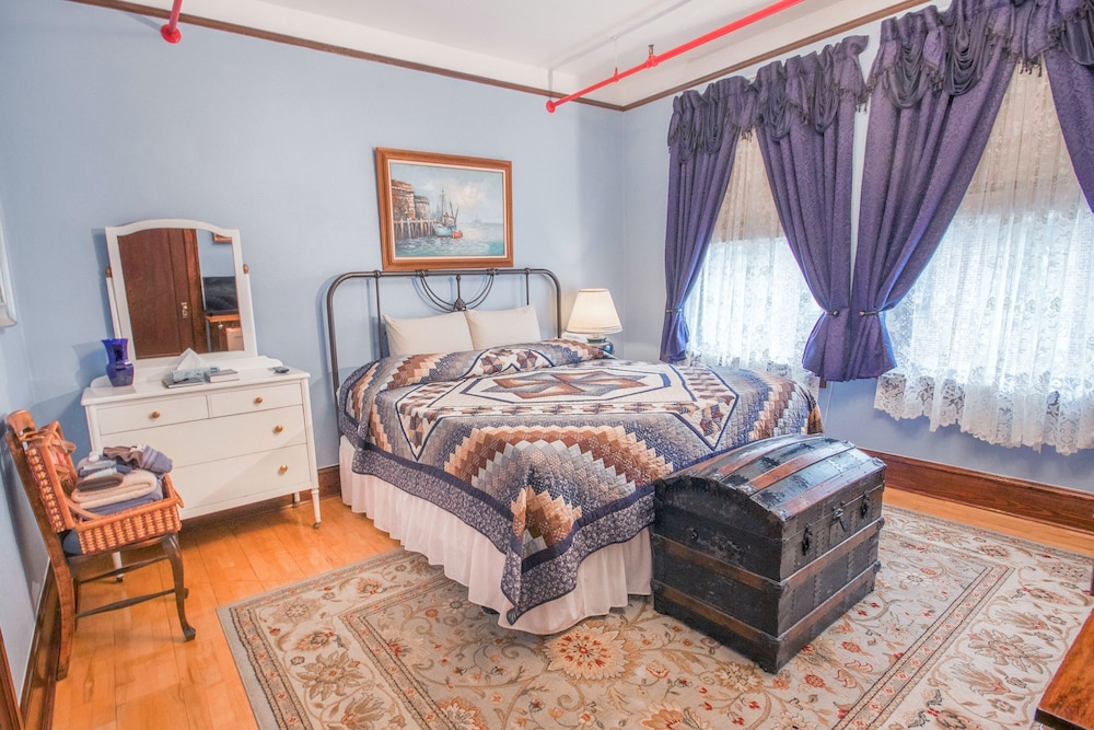 Family Suite, 2 Bedrooms, Private Bathroom (King Two Bedroom Suite) photo 3