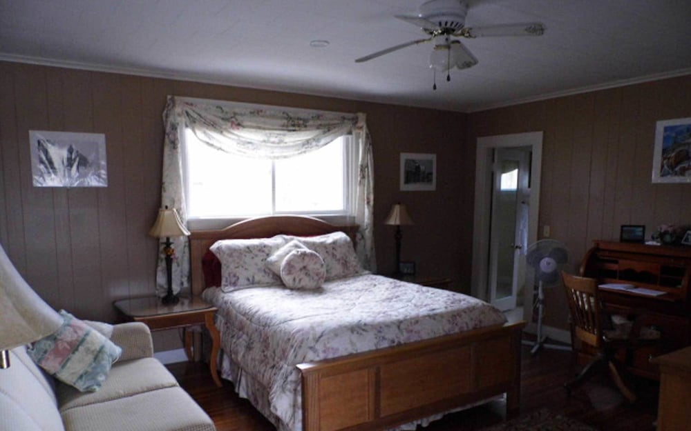 Room, 1 Queen Bed photo 2