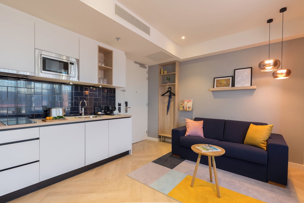 Suite, 1 Bedroom, Kitchen photo 3