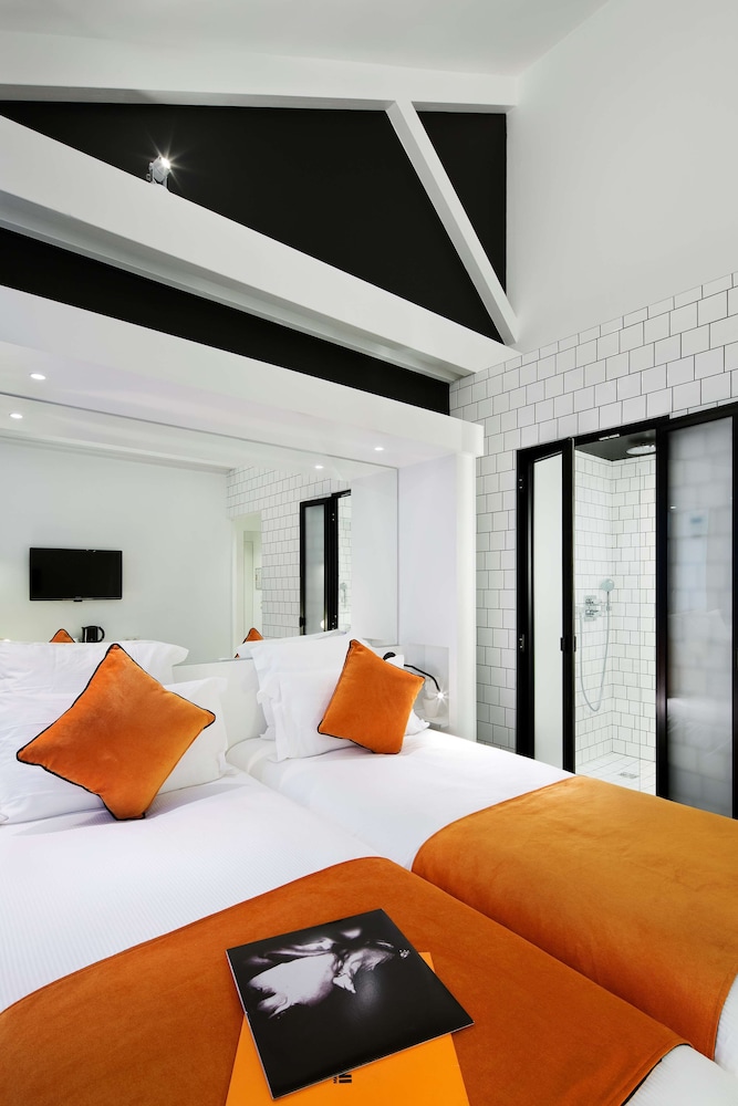 Classic Room, 1 Queen Bed