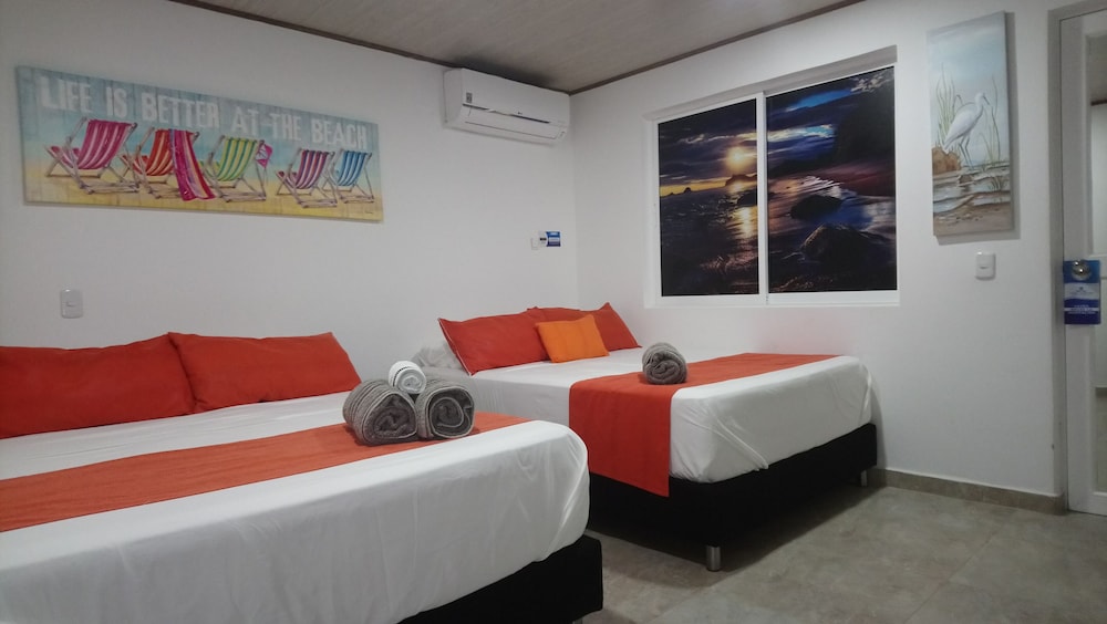 Standard Double Room, 2 Queen Beds photo 1
