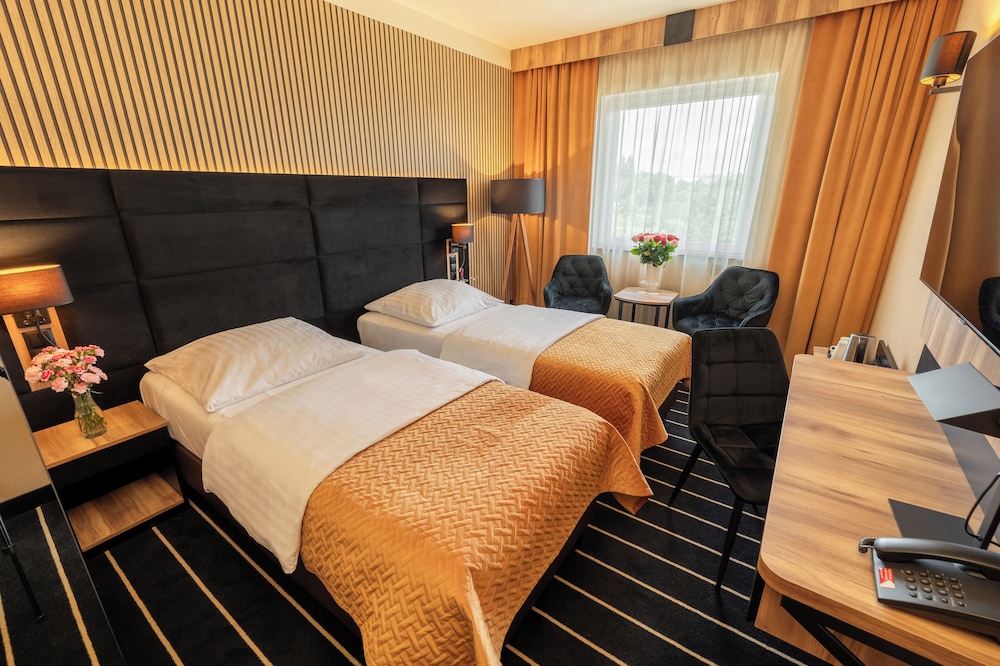 Business Twin Room, Multiple Beds - Photo 1