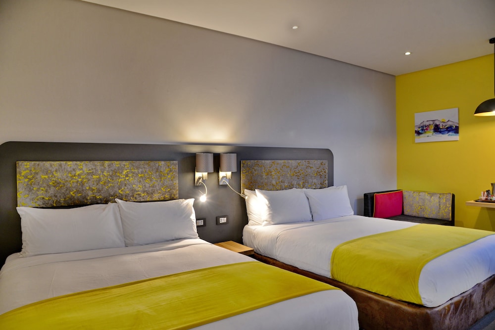 Superior Room, 2 Double Beds, Mountain View (Family Room) photo 1