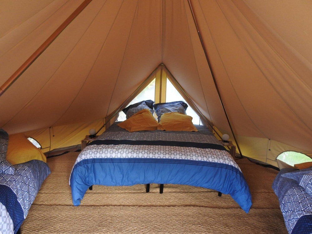 Classic Tent, Balcony, Lake View