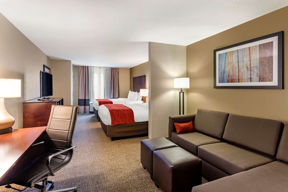 Suite, Multiple Beds, Accessible, Non Smoking (Upper floor) - Photo 1