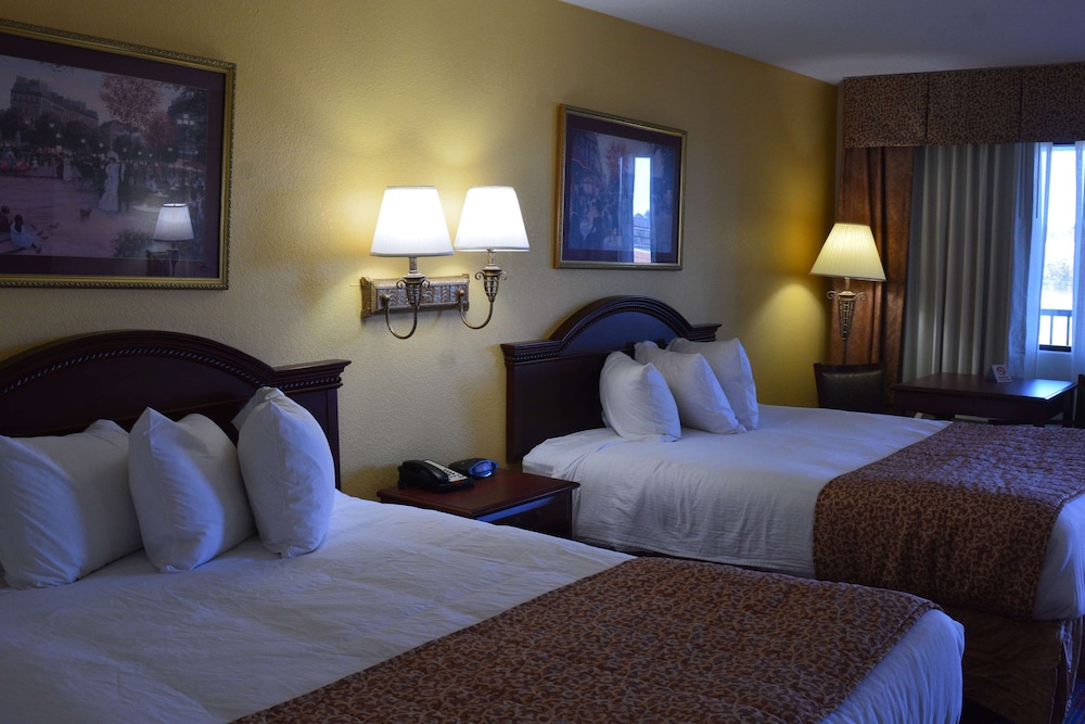 Standard Room, 2 Queen Beds photo 1