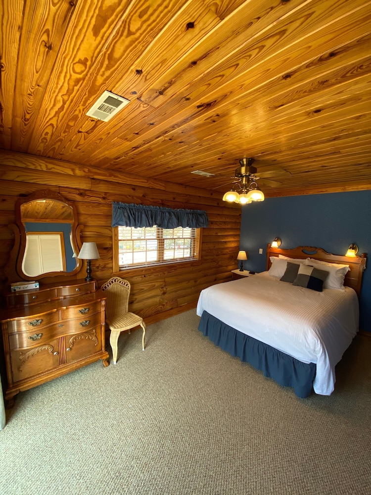Premium Cabin, 2 Bedrooms, Non Smoking, Lake View (506AB)