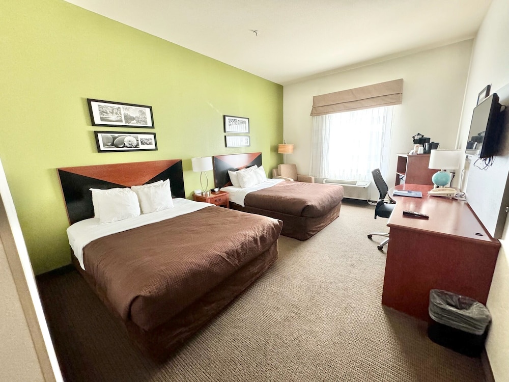 Classic Room, 2 Queen Beds - Photo 1