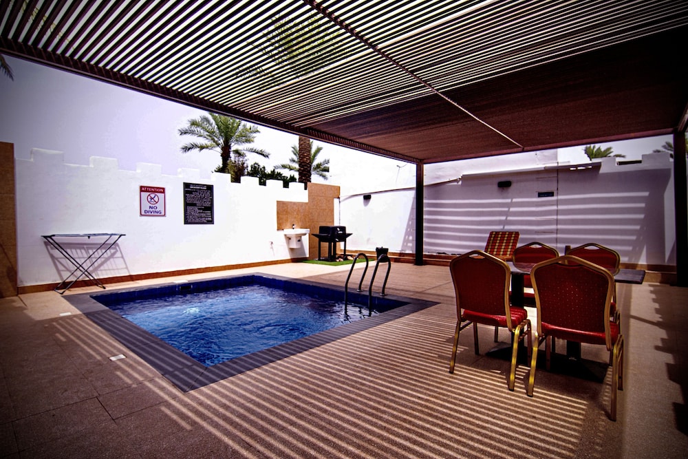 Premium Suite with Private Pool - Photo 5