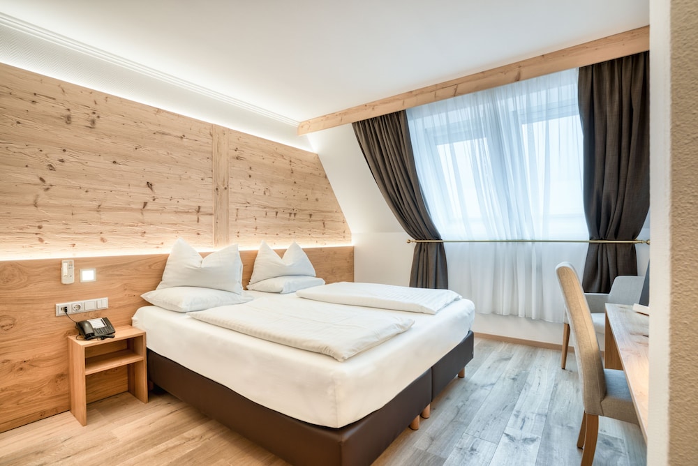 Double Room - Photo 7