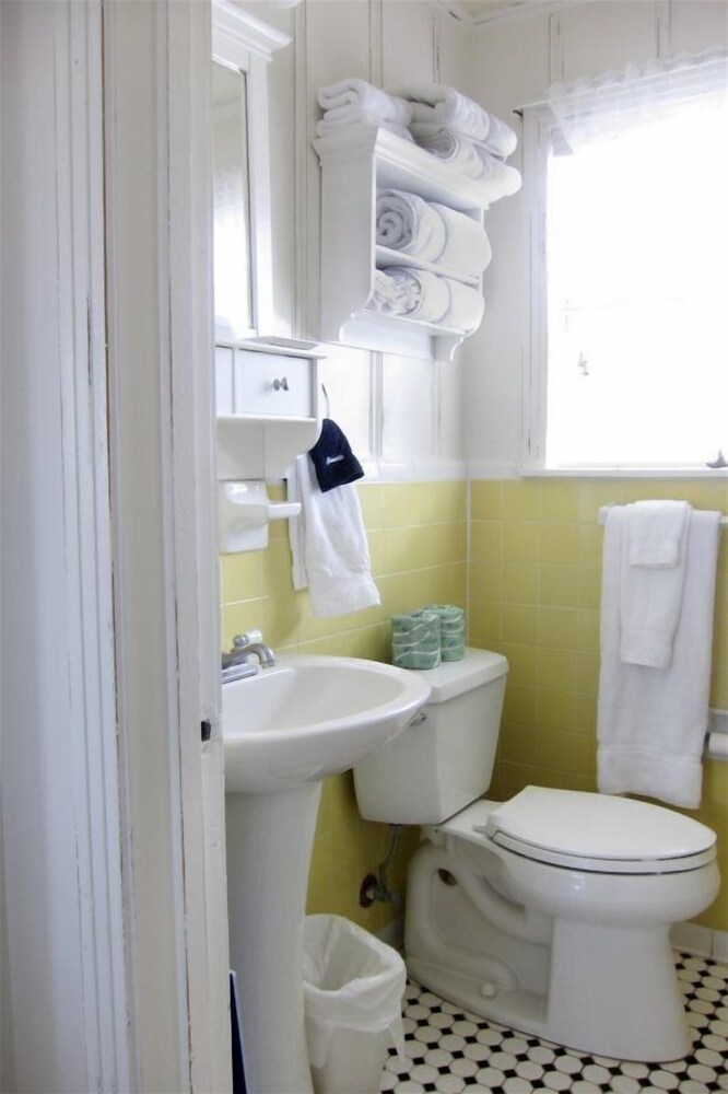 Condo (1 Bedroom) photo 2