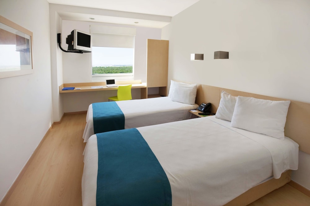 Standard Twin Room photo 2