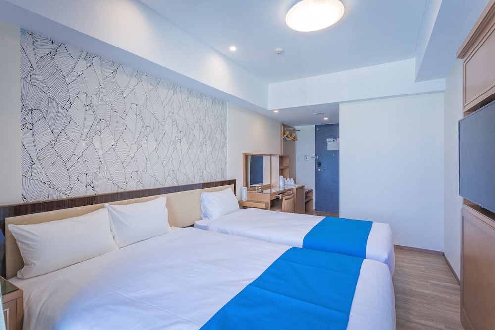 Top Floor Ocean view Twin Room - Photo 4