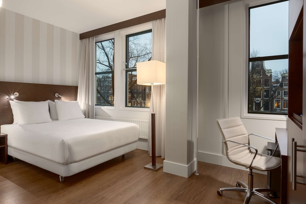 Superior Room, City View (Extra Bed 3 Adults) photo 1