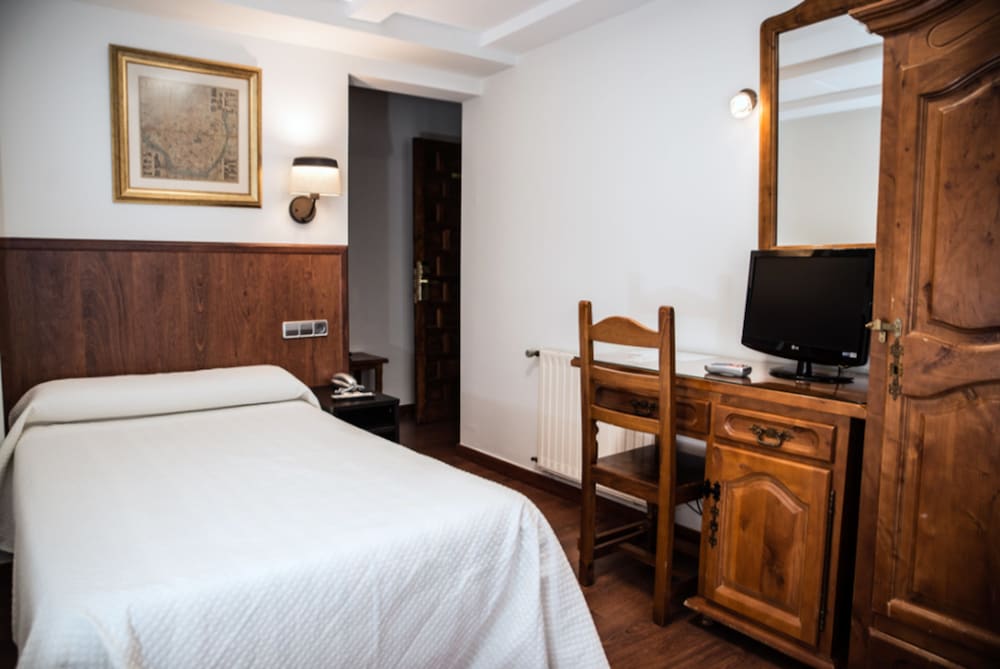 Classic Single Room