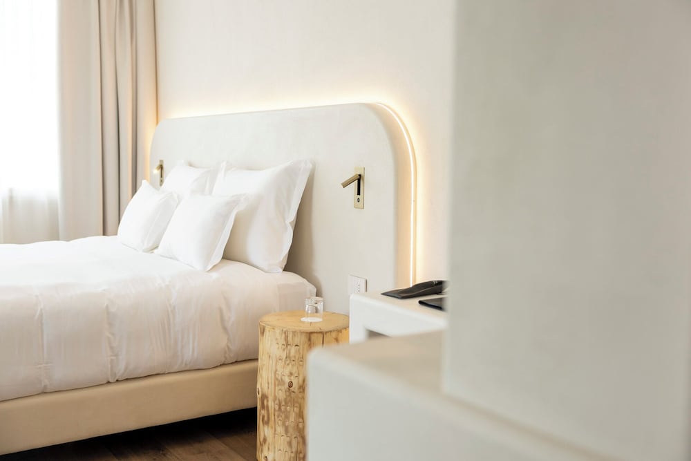Junior Suite, Hot Tub - Photo 15