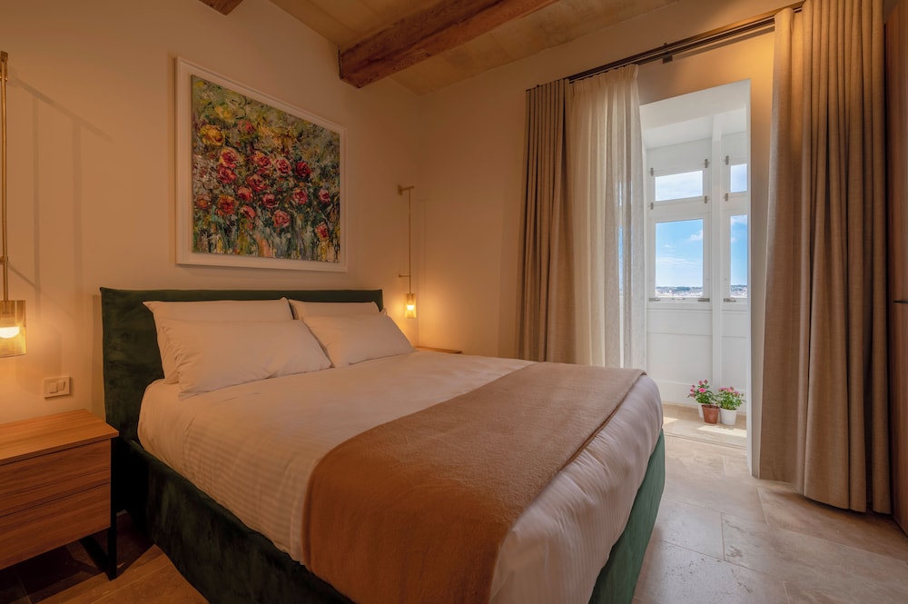 Luxury Suite, Harbor View, Sea Facing