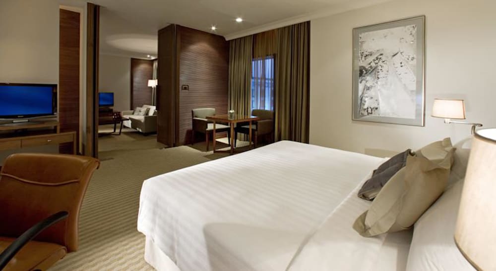 1 Bedroom Suite with Exclusive Benefits photo 2