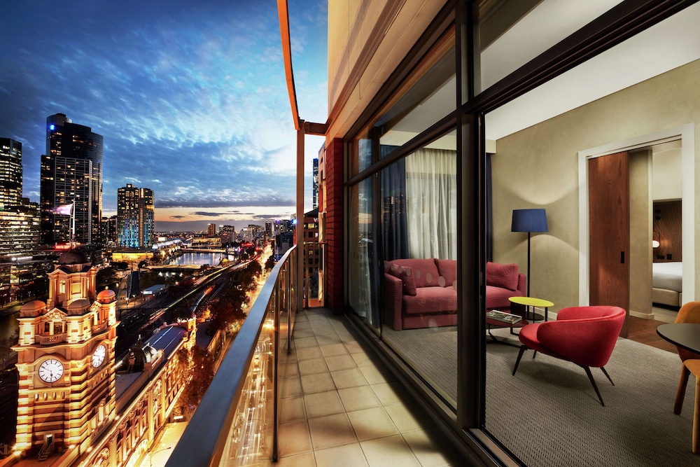 Suite, 1 King Bed, Balcony (Yarra View) - Photo 6