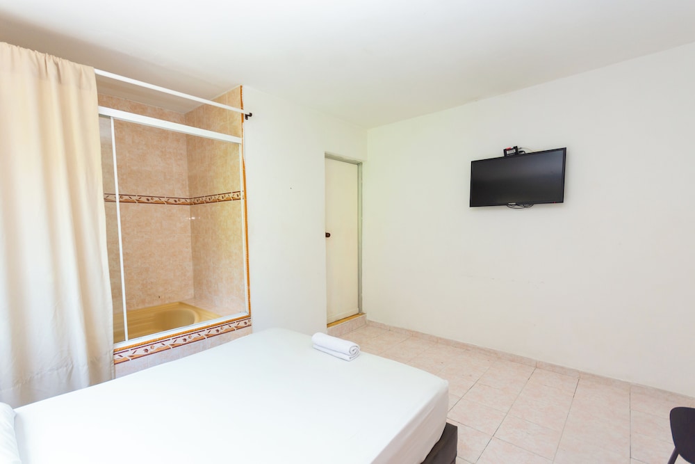 Standard Double Room - Photo 4