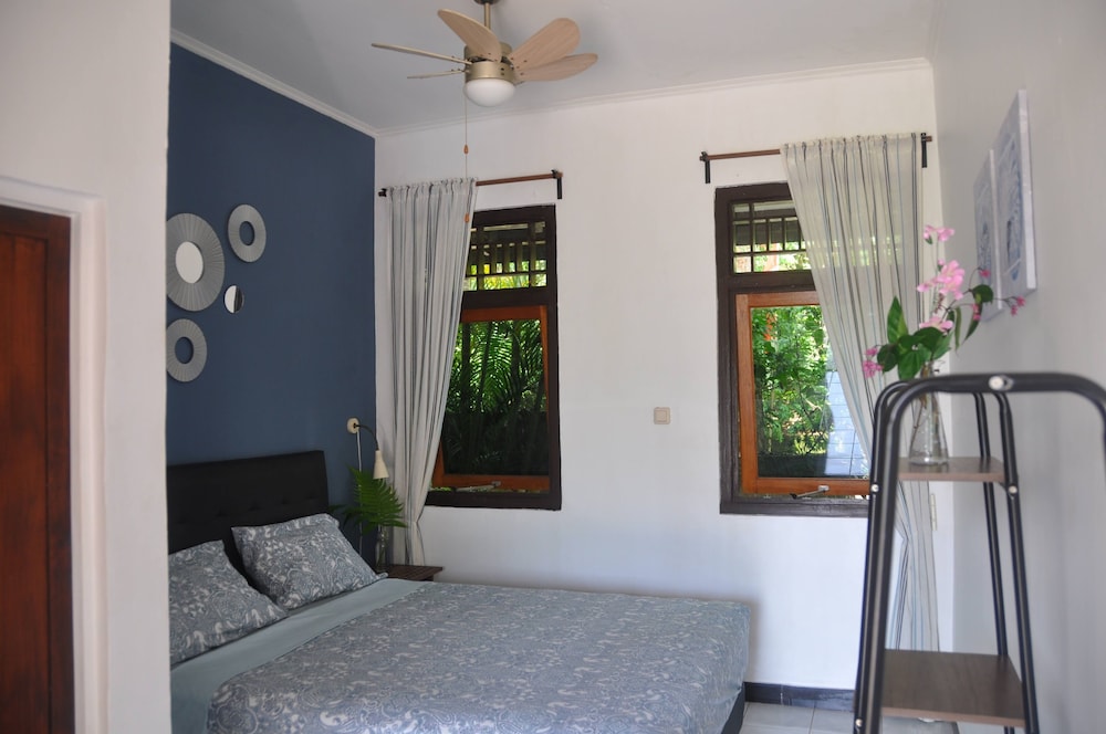 Standard Double Room, 1 Queen Bed, Non Smoking, Patio photo 3