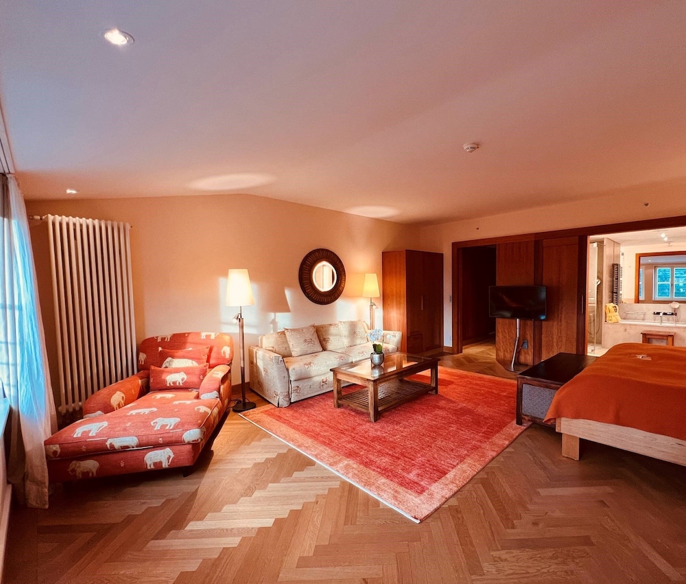 Juniorsuite Deluxe Hideaway photo 1