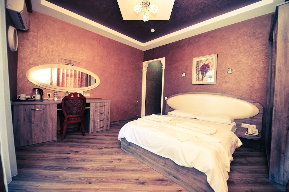 Deluxe Triple Room photo 2