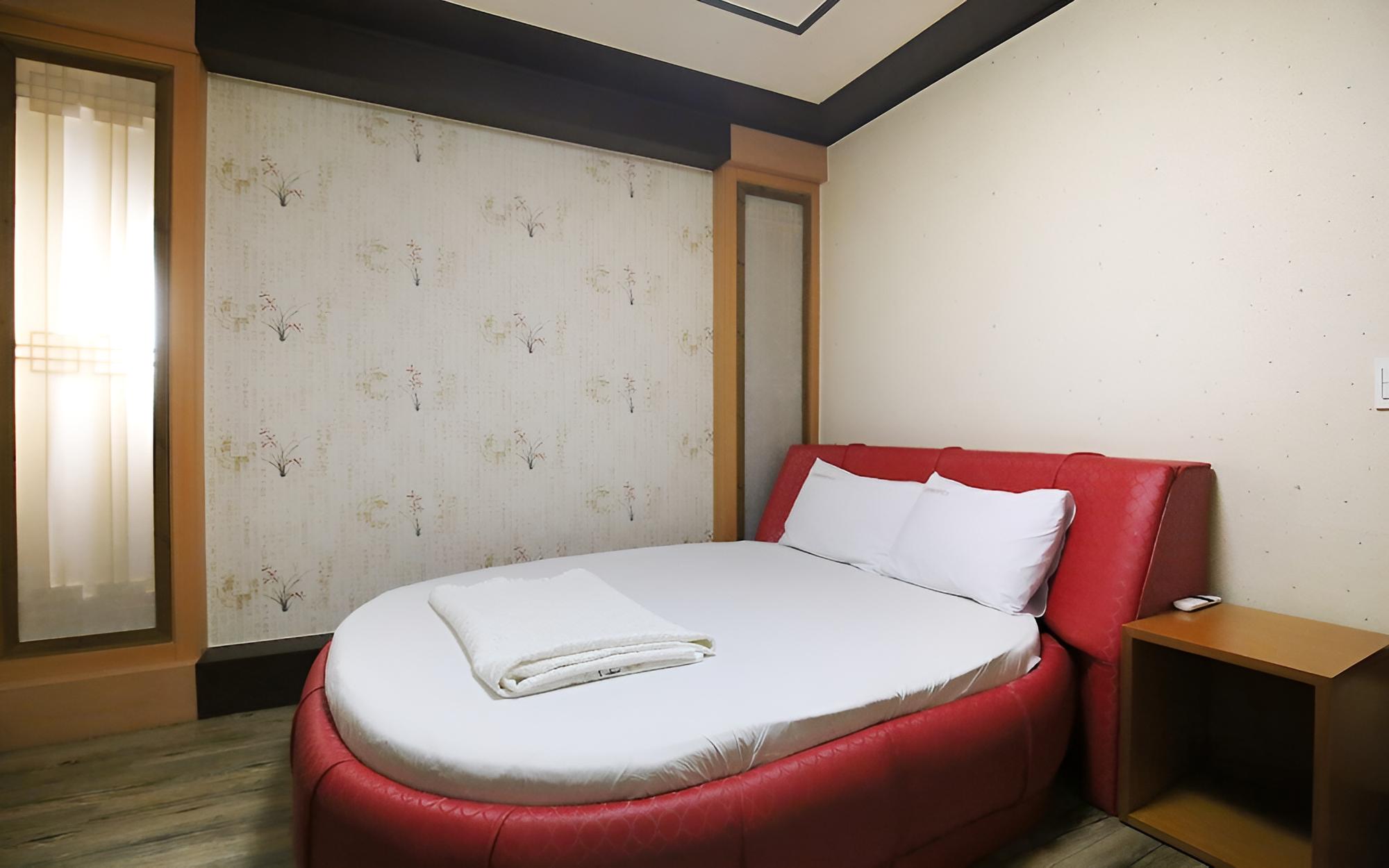 Room (Standard Room) - Photo 3