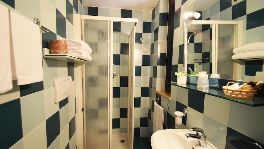 Double Or Twin Room (Mansard) photo 2